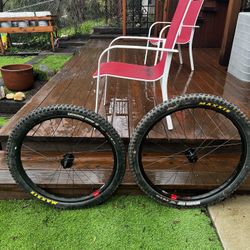 Reverse Carbon Wheel Set 