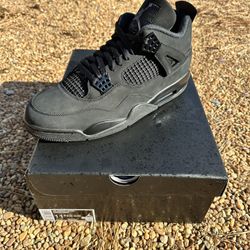 Black Cat Jordan 4