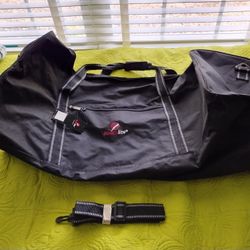 New , sturdy duffle bag