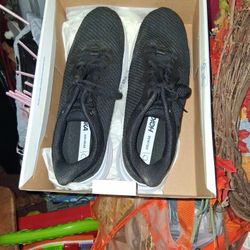 Men's Size 12 Hooka Shoes