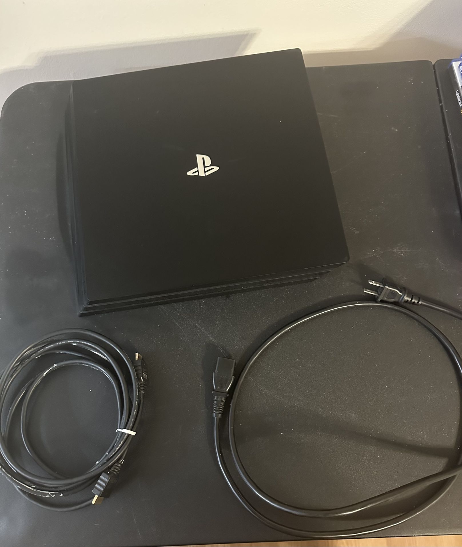 PS4 PRO 1 TB w/27 games