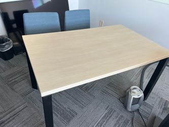 Modern Office Table with 2 Upholstered Chairs – Excellent Condition