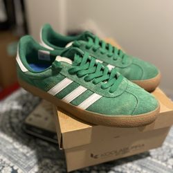 adidas Gazelle Green and White / Size 11