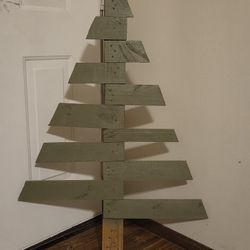 Pallet Wood Christmas Tree