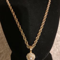 14 KG Filled Rope Necklace With A (Roman)Pendant With Pearl And Rhinestones 