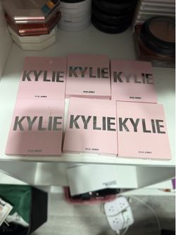 Kylie blushes bundle set
