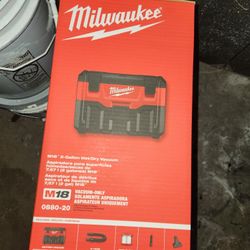 Milwaukee M18 Vacuum Brand New Im Box
