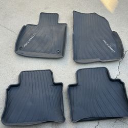 2022 Honda accord Weather Mats Used