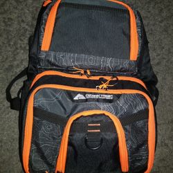 Ozark Trail Large Fishing Backpack for Sale in Los Angeles, CA - OfferUp