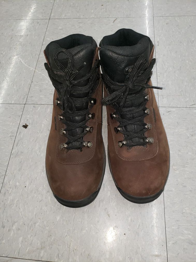 boots hi tec ready for work in very good condition.