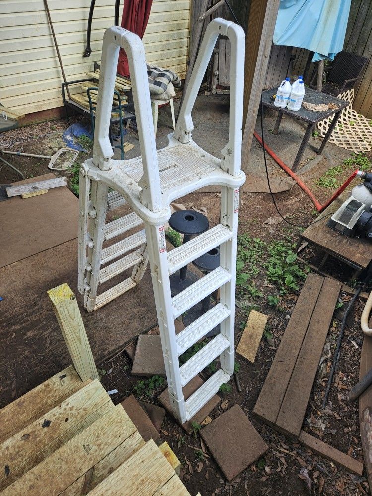 Pool Ladder