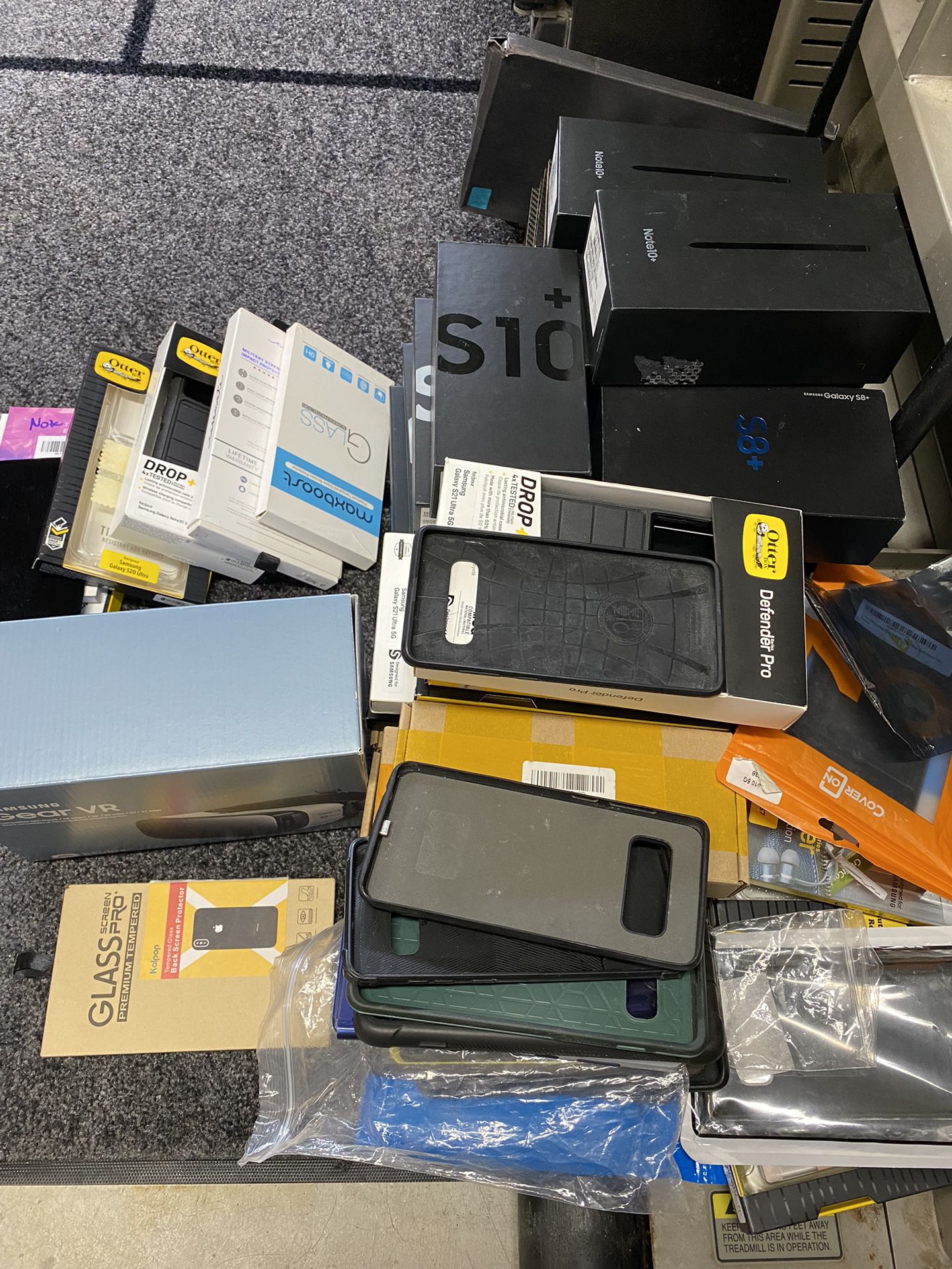 Lot Of Phone Cases, Parts, Empty Samsung Phone Boxes, Gear Vr Etc.