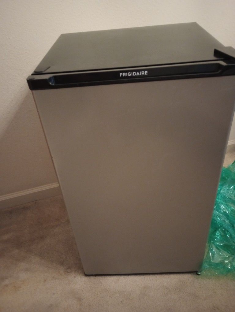 Mini Fridge for Sale in Fresno, CA OfferUp