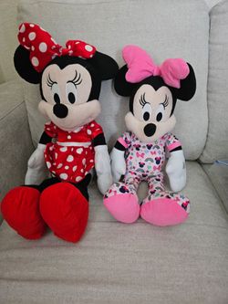 Big Minnie plushies