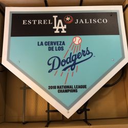 2018 Dodgers Estrella Jalisco Neon Like New !