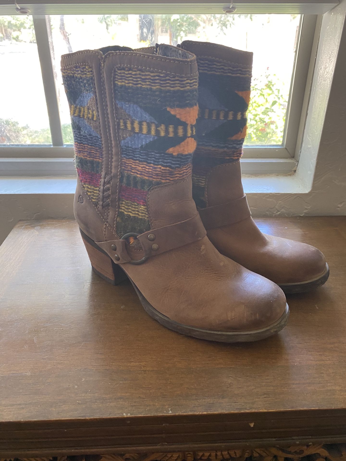 Born Size 9 Boots