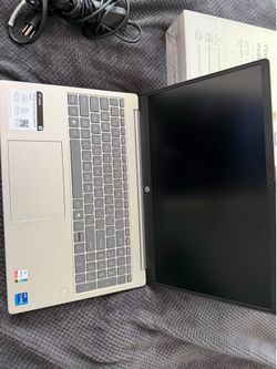 *Used Like New* HP 15.6 in Laptop (i7, 1TB, 16GB DDR4)