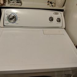 Whirlpool Dryer.. ....50.00 OBO/Possibly  Needs A Belt White Nice Size.     Plus A Drawer That Goes With It.. Very Spacicous