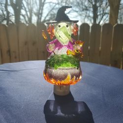 HALLOWEEN WITCH NIGHT LIGHT