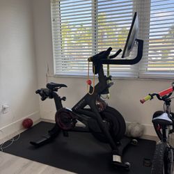 Pelotón Barely Used 