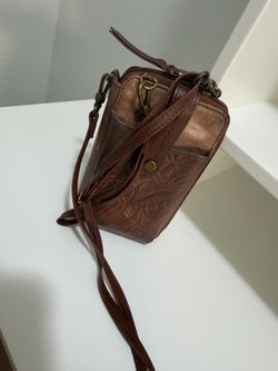 Cross body wallet