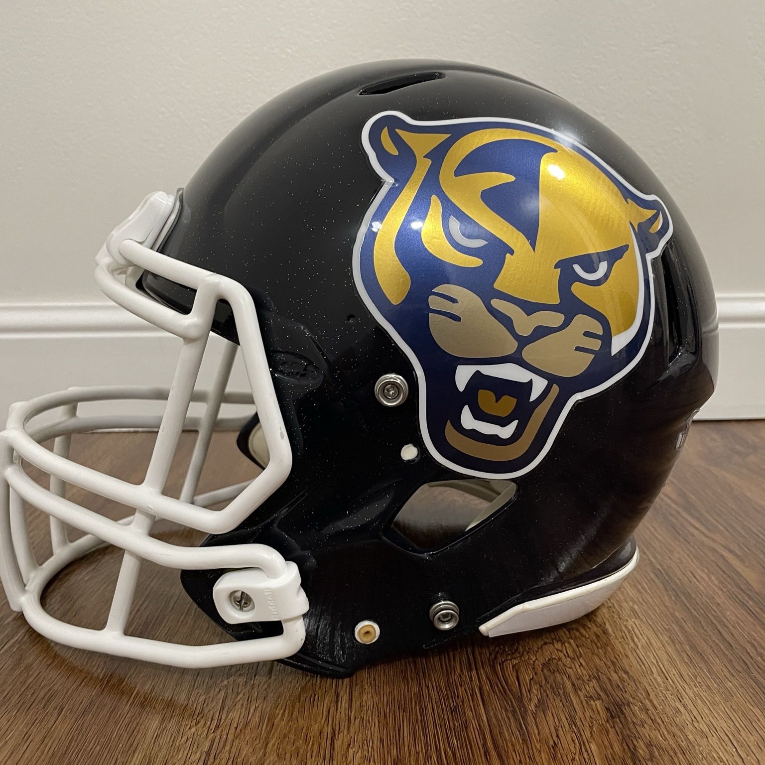 fiu football helmet for sale Florida International This helmet was hand signed by Hill and comes with the Beckett hologram and certificate of authenticity Florida International University / FIU