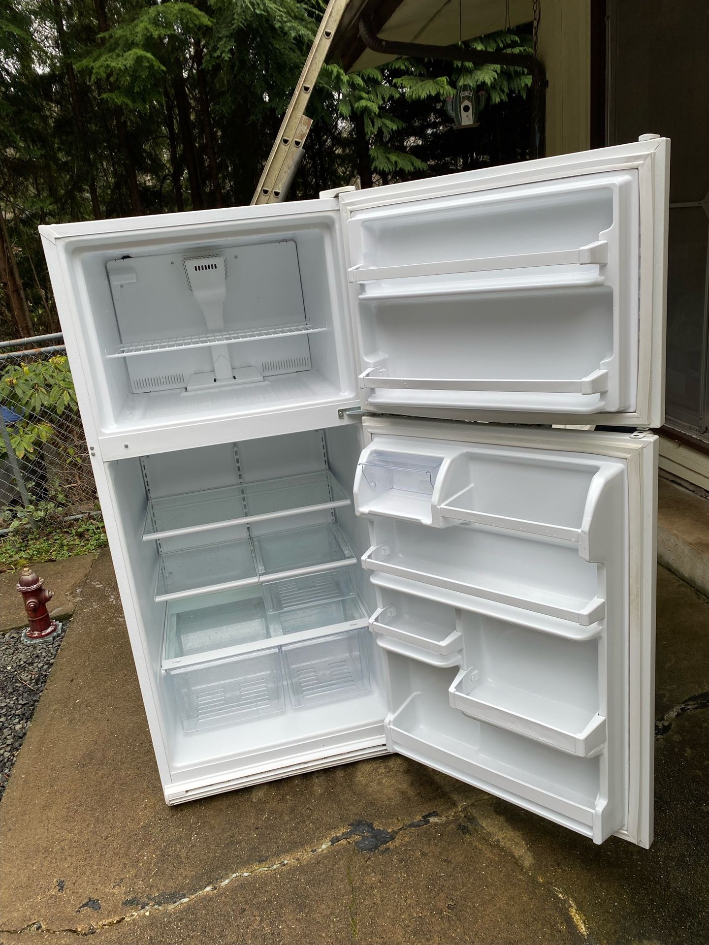 Refrigerator Roper By Whirlpool for Sale in Grays Harbor County, WA