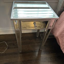 Bedroom Night Tables 