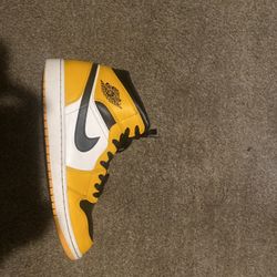 Jordan 1 Taxi Mid