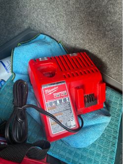 Milwaukee Battery Charger