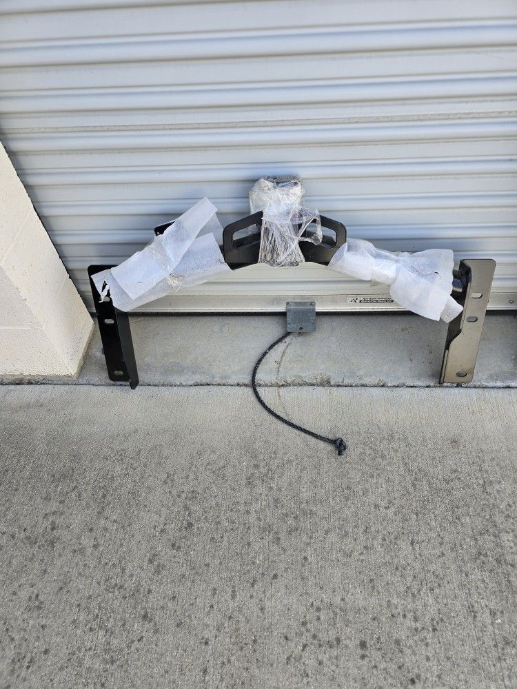 U Haul Receiver Tow Hitch #78501 Brand New