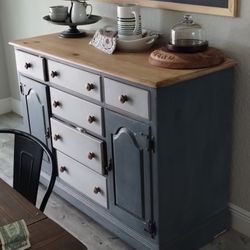 Farmhouse Buffet 