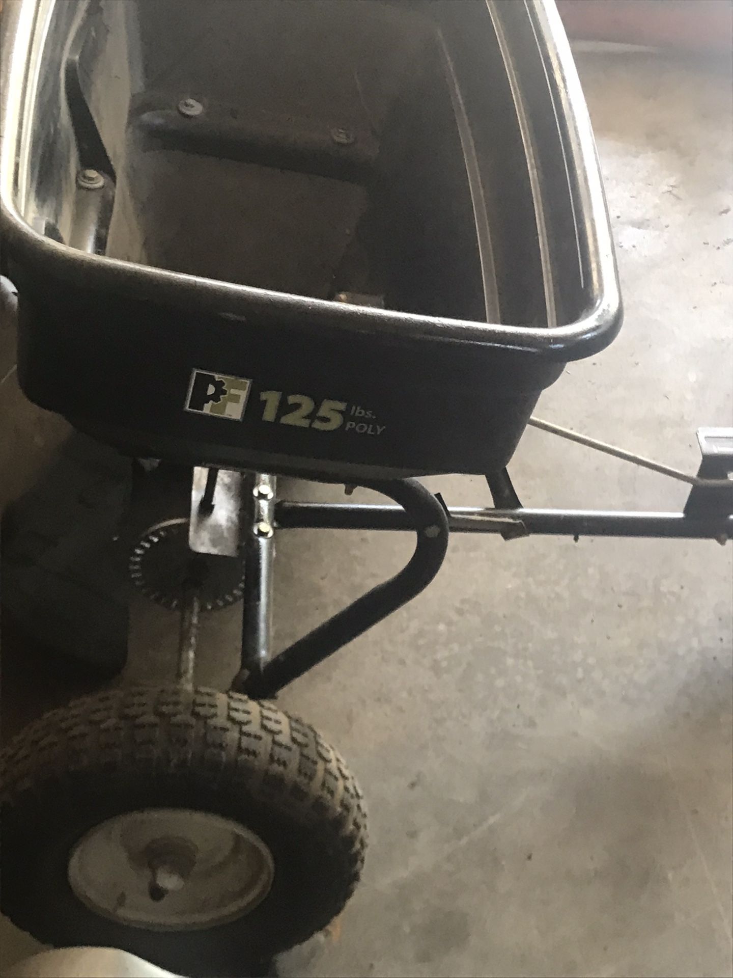 Grass Seed Spreader 