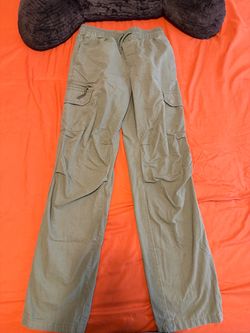No Boundaries Green Cargo Pants