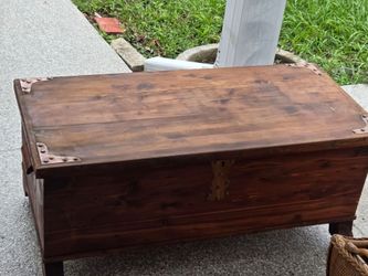 Hope chest E.R CO.