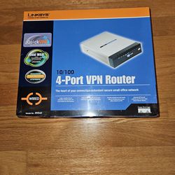 Small Business 10/100 Dual WAN 4-Port VPN Router

