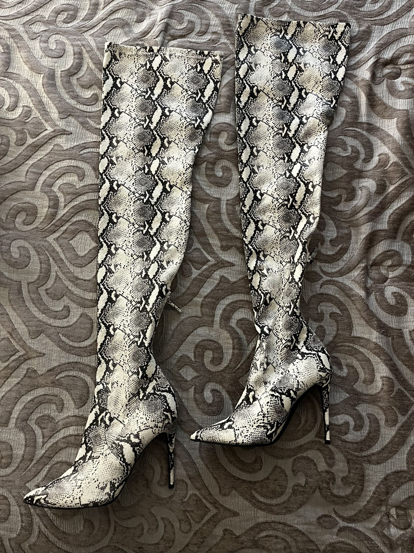 Steve Madden Thigh High boots