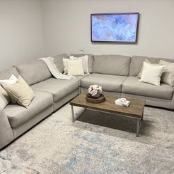 Ashley’s 5Pcs Modular Sectional 