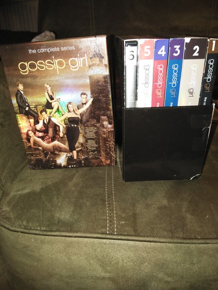 Complete Gossip Girl series, all 6 seasons. for Sale in Powder