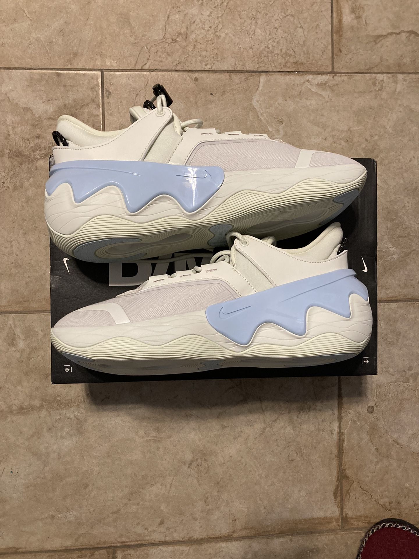 nike d ms x distorted dna se