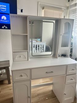 White vanity brand new