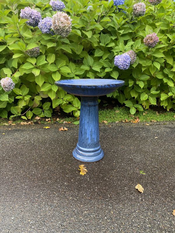 Cobalt blue ceramic bird bath for Sale in WA OfferUp