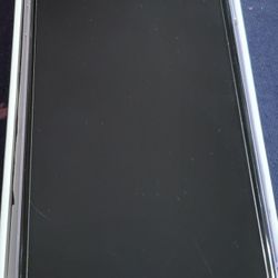 Purple Iphone 11 EXCELLENT CONDITION 