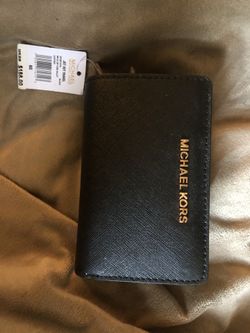 Michael Kors bifold zip coin wallet