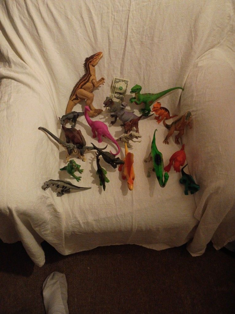 (20) Plastic Toy Dinosaurs...