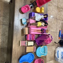 Doll house furniture accessories