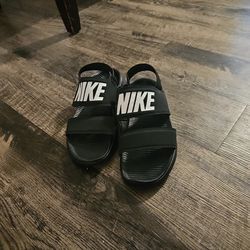 Size 9 Nike Memory Foam Sandals 