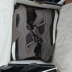 Jordan 4s