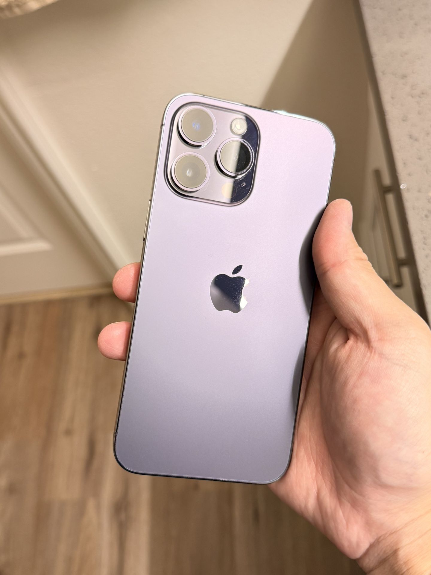 iPhone 14 Pro Max - 256gb - $500