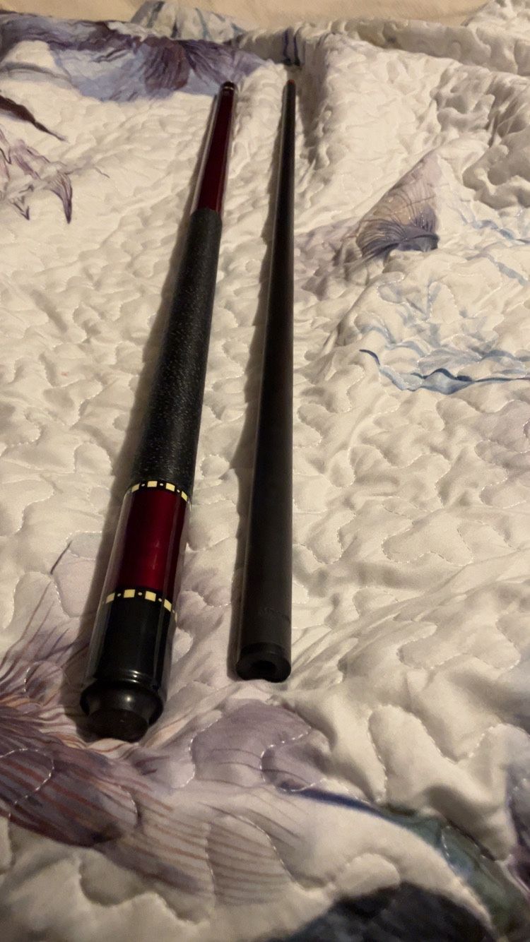 McDermott Lucky Cue With Jakobi Carbon Fiber Shaft